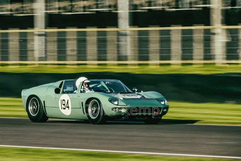 Green GT40 racing at Goodwood Revival 9432 
 Racing number 194 Ford GT40 racing at Goodwood Revival 2015 
 Keywords: Ford GT40, Goodwood Revival, Car 194,