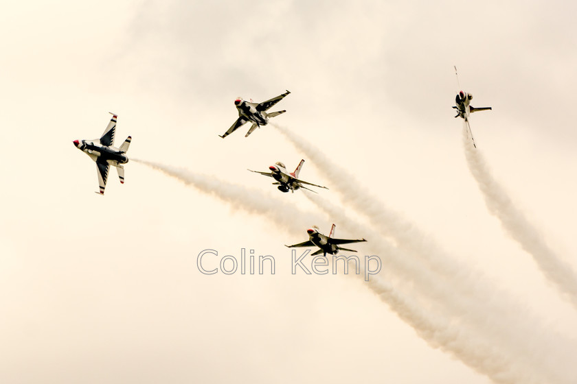 USAF-Thunderbirds-formation-break 
 USAF Thunderbirds break as their show reaches a climax 
 Keywords: USAF Thunderbirds air display